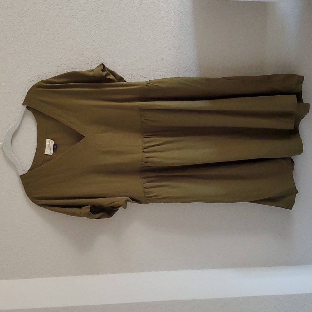 Universal Thread Olive Green V-Neck Short Sleeve Babydoll Dress